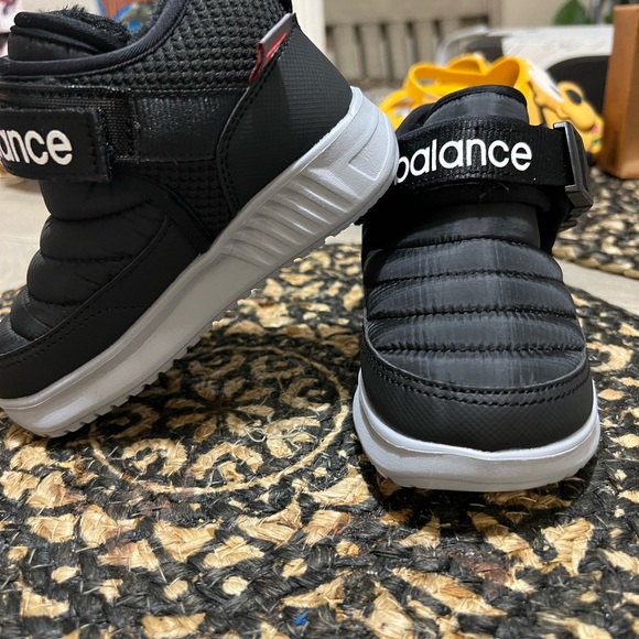 New balance boy shoes for cold days. ☁️ - Picture 4 of 6
